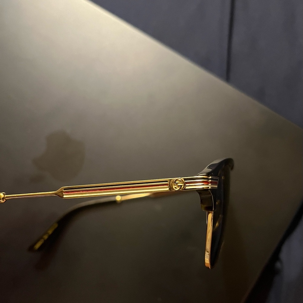 Gucci Sunglasses - Picture 4 of 4